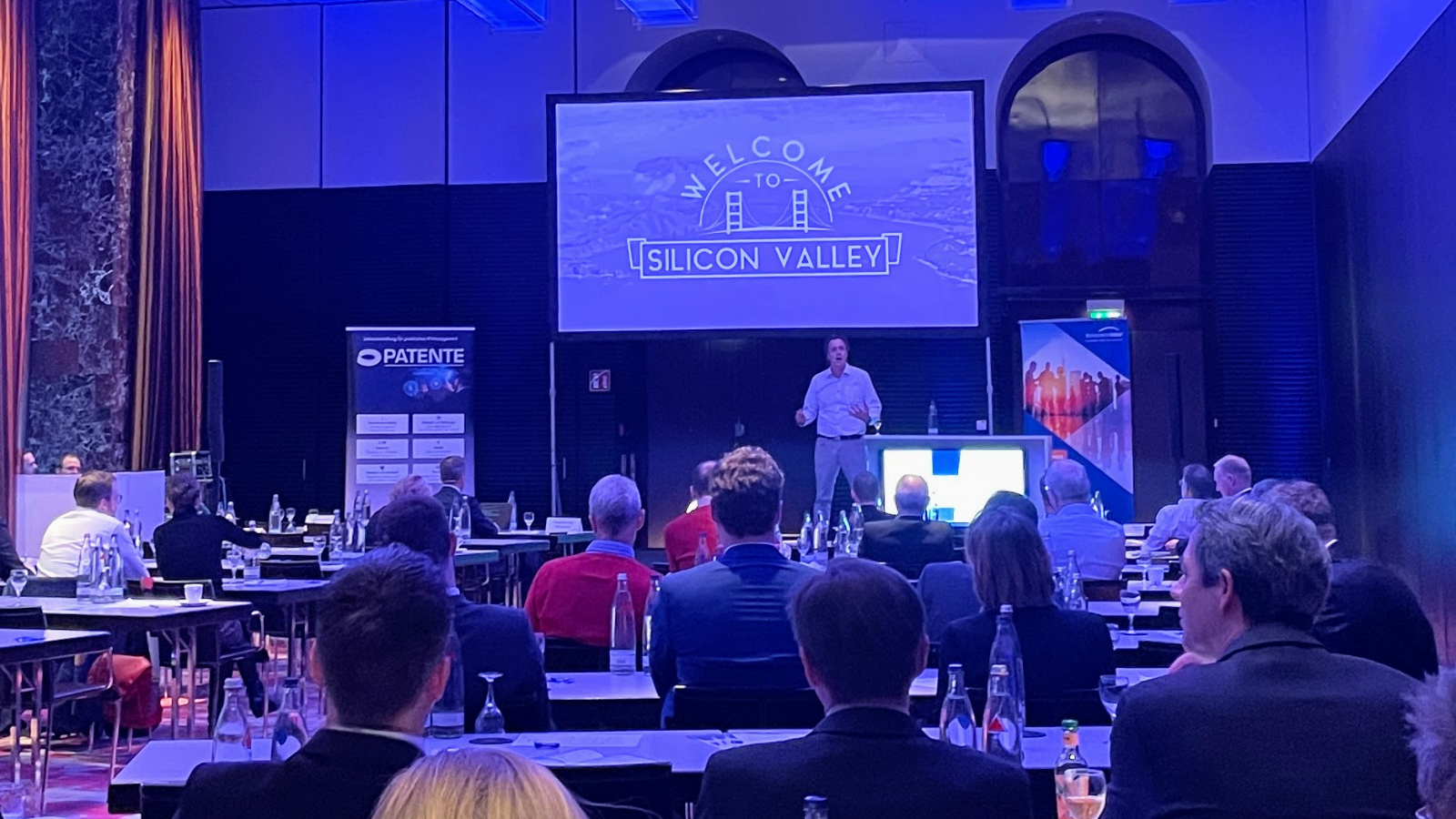 Roman Weishäupl presenting on ChatGPT and the AI revolution at the Patente 2023 conference in Munich