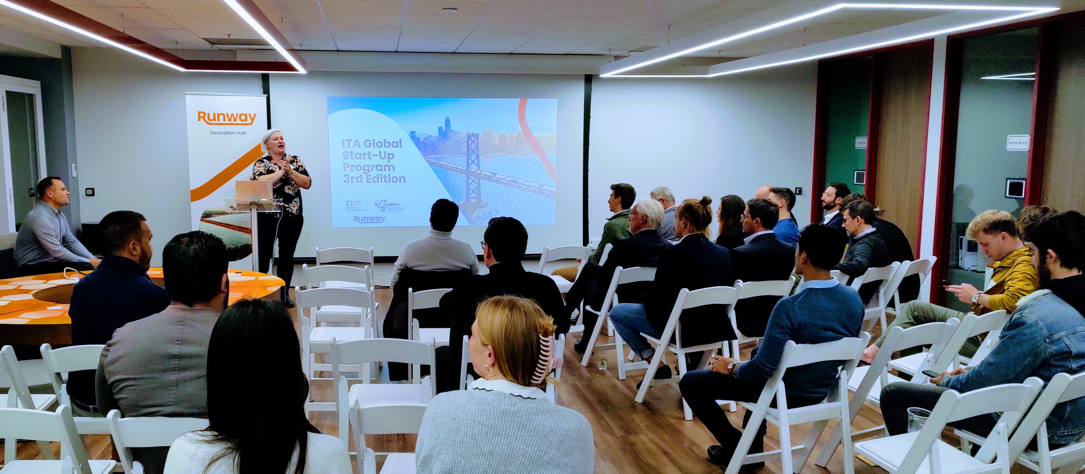 Roman Weishäupl at a Silicon Valley networking event sharing ideas with fellow entrepreneurs