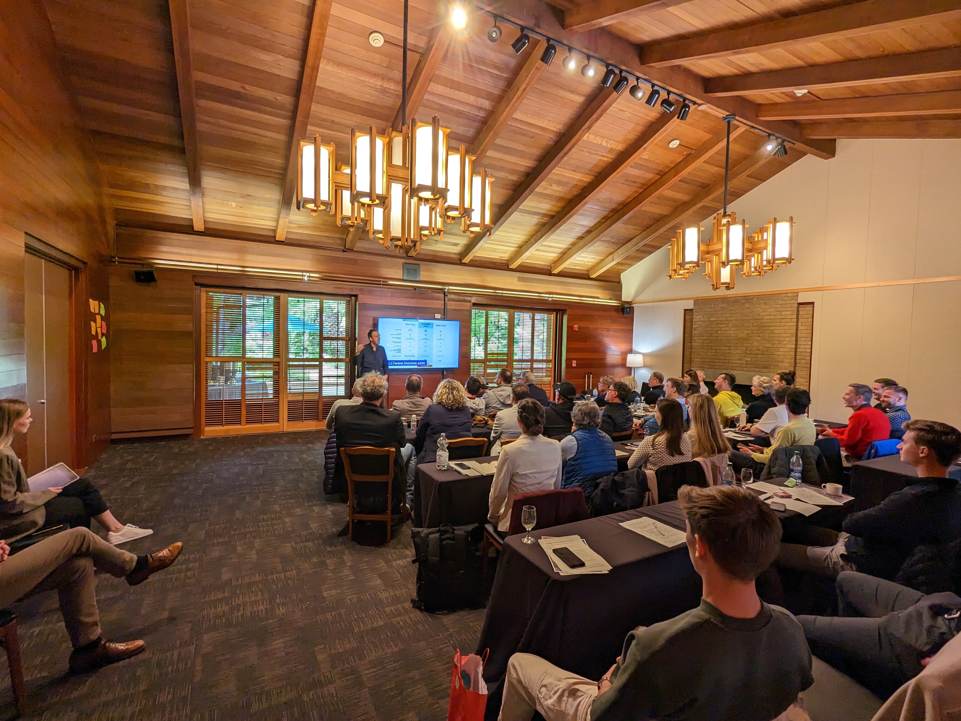 Group photo of workshop participants and Roman Weishäupl at the end of the Silicon Valley workshop